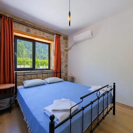 Kizilbella 2, Lueks Havuzlu Korunakli Tas