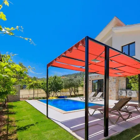 Kızılbella 2, Lüks Havuzlu Korunaklı Taş Villa
