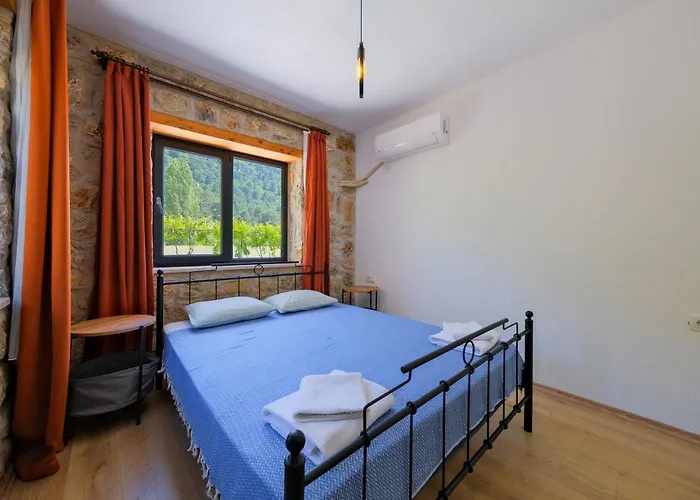 Kizilbella 2, Lueks Havuzlu Korunakli Tas