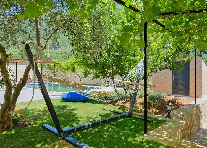 Kizilbella 2, Lueks Havuzlu Korunakli Tas