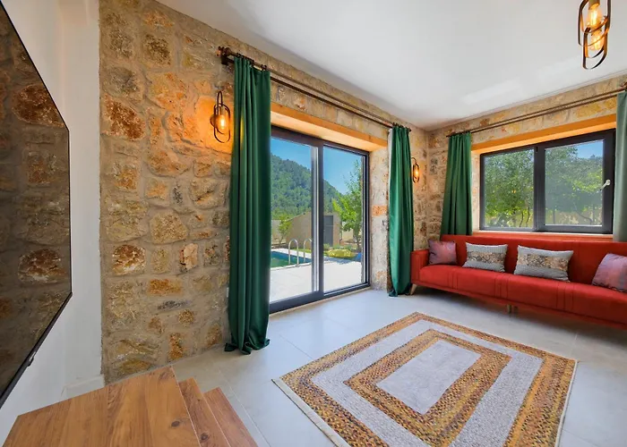 Kizilbella 2, Lueks Havuzlu Korunakli Tas Villa *