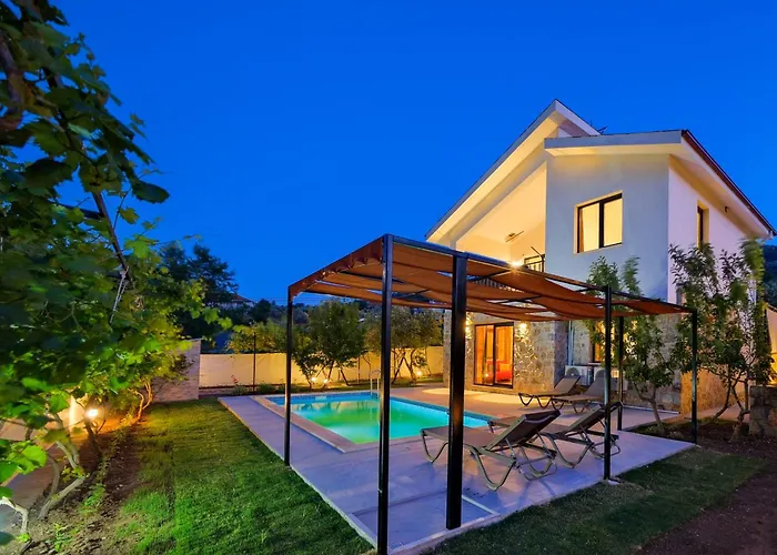 Kizilbella 2, Lueks Havuzlu Korunakli Tas * Fethiye